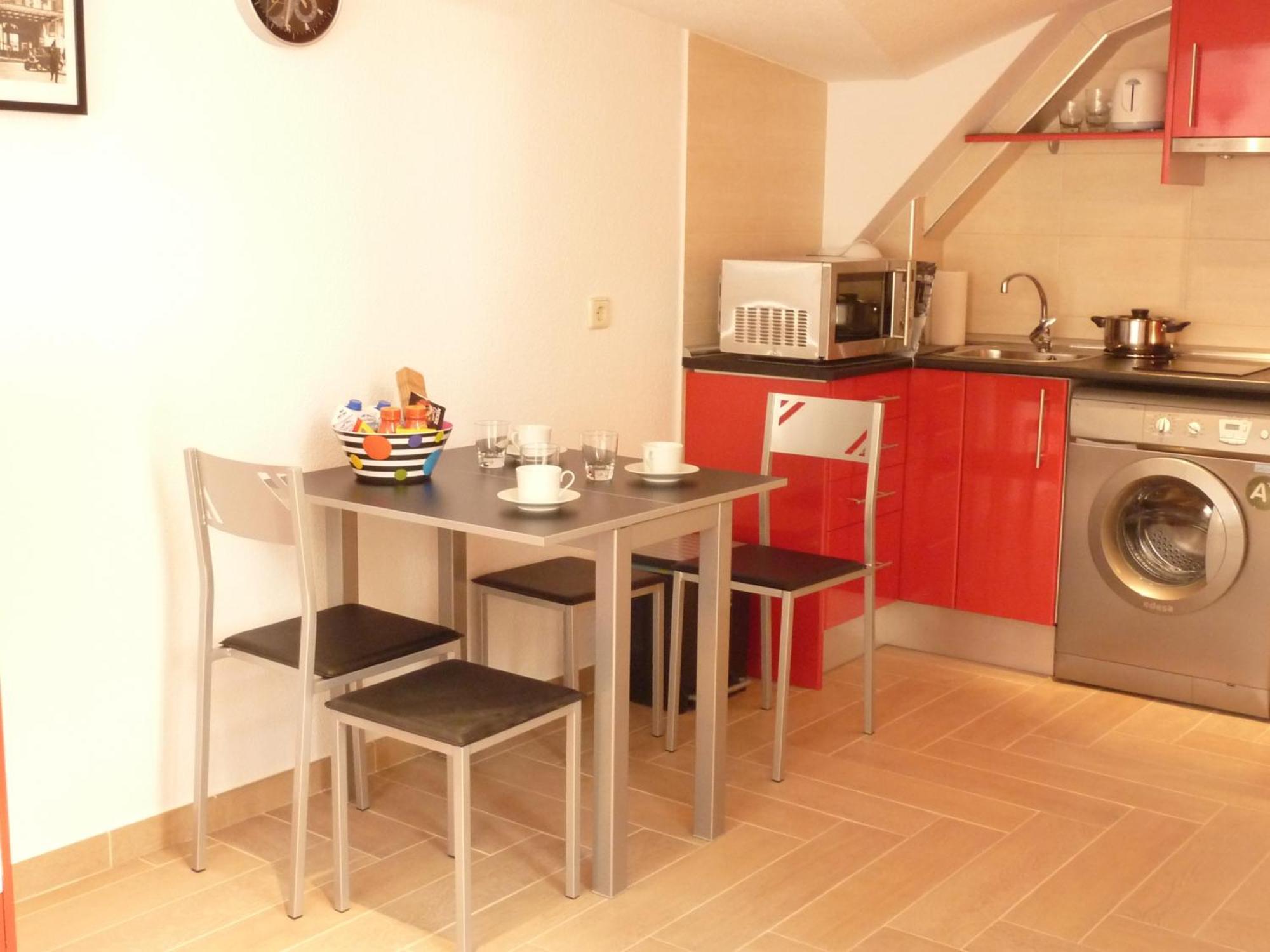 Apartamentos Madrid Centro エクステリア 写真