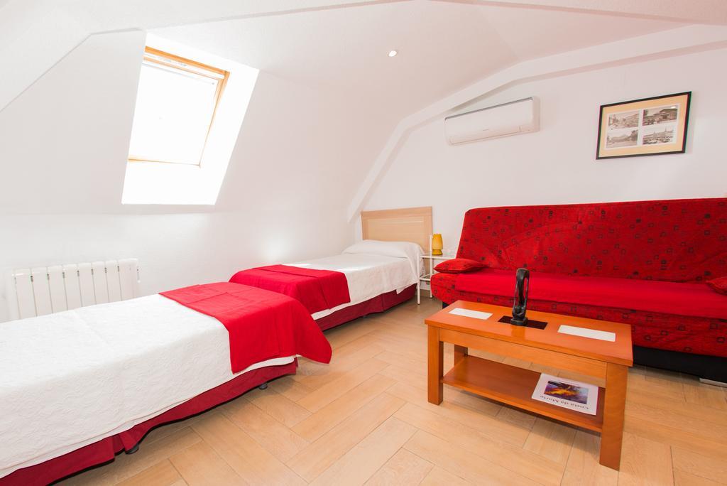 Apartamentos Madrid Centro エクステリア 写真