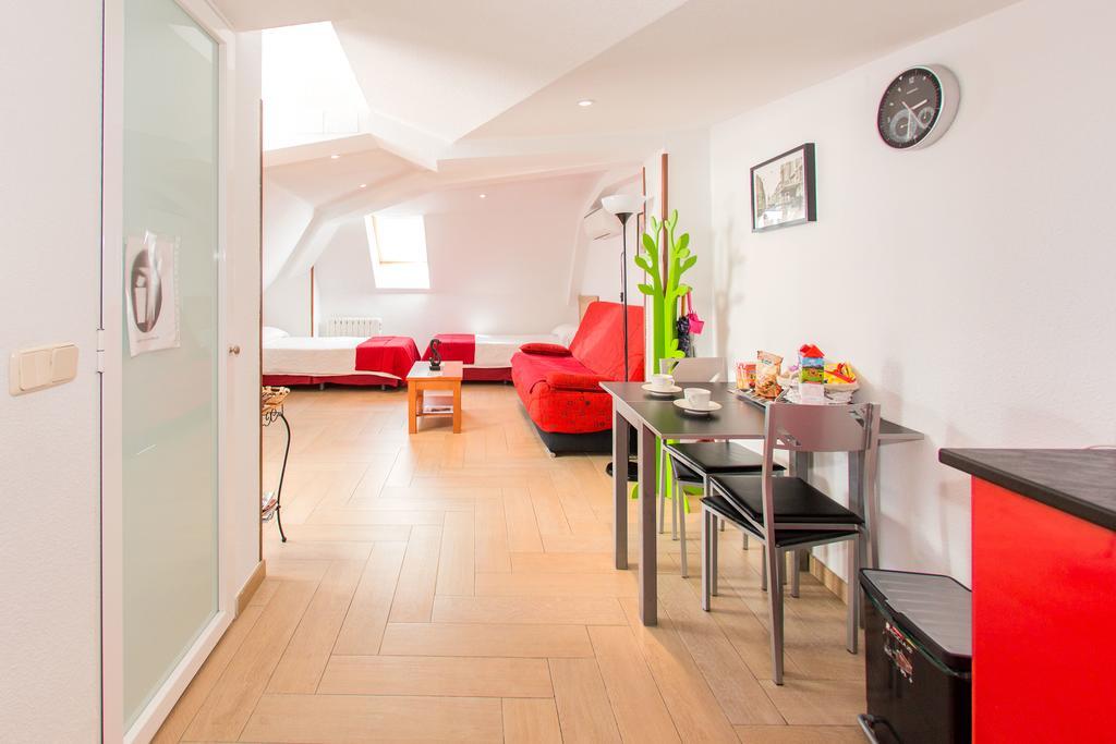 Apartamentos Madrid Centro エクステリア 写真