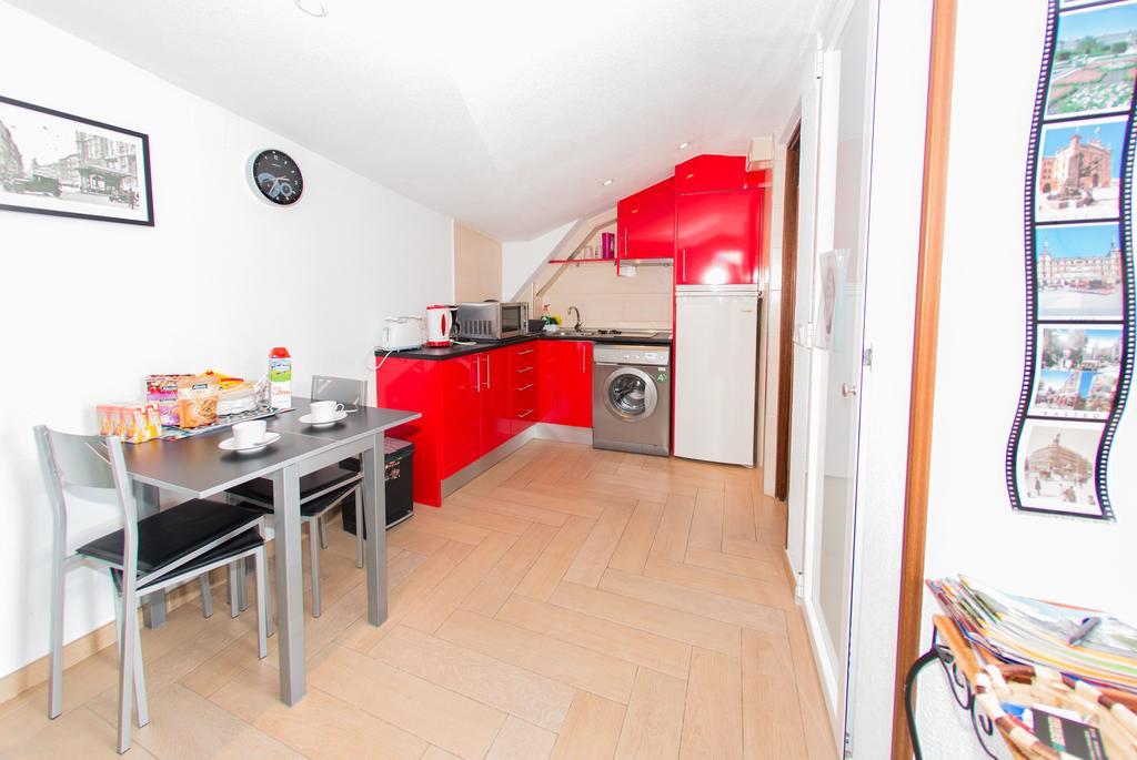 Apartamentos Madrid Centro エクステリア 写真